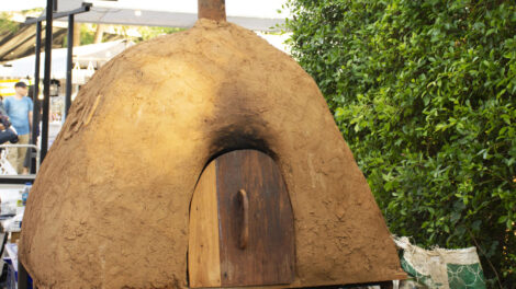 Building with Mud: An Introduction to Cob